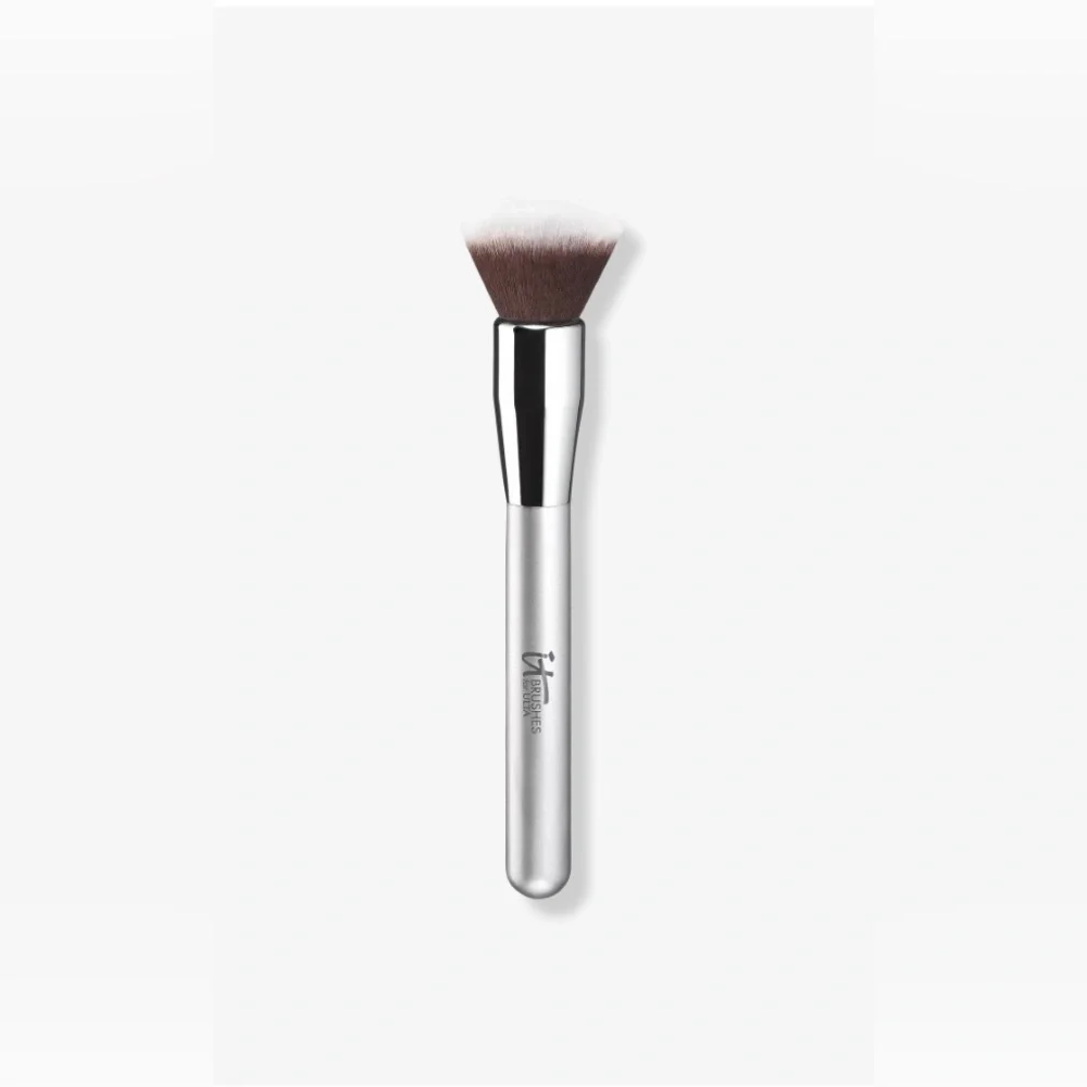 NWT, IT cosmetics brushes for Ulta, Airbrush blurring Fluffy Foundation #101